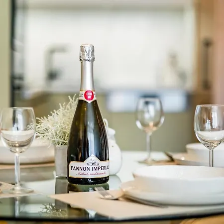 Myflat Coral 64 Premium Apartament Siófok