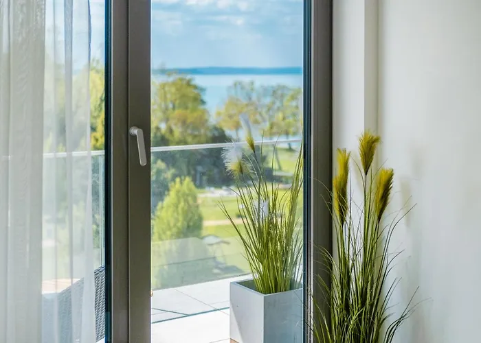 Myflat Coral 64 Premium Apartment